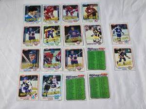 lot 207 image: Lot of 18 NHL Hockey Cards 1981 Topps