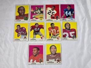 lot 288 image: Lot of 10 NFL Football Cards from 1969
