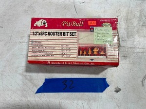 lot 32 image: 12 X 5PC ROUTER BIT SET