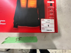 lot 55 image: MILWAUKEE M12 WOMENS BLACK SMALL HEATED HOODIE KIT
