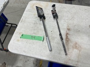 lot 44 image: 34 RATCHET HANDLE & 12 BREAKER BAR
