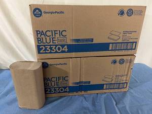 lot 16 image: 2&nbspCases (16 packs, 250 each) NEW Georgia Pacific GP Pro 23304 9.2 x 9.4 Pacific Blue Basic Multifold Recycled Paper Towel - Dented Box