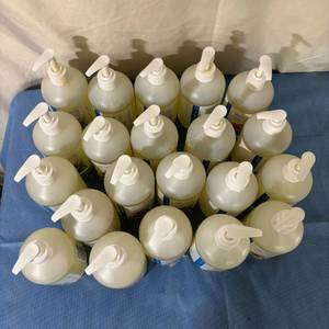 lot 130 image: Lot of 21 NEW Gojo 4303-12 16 fl. oz. Provon Antimicrobial Lotion Soap with 0.3% PCMX - Expiration 325