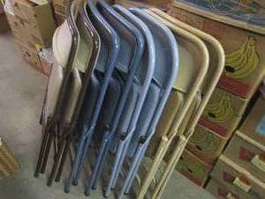 lot 20 image: (FDS) 8 Metal Folding Chairs - 4 Have Cushion Seats and Back Rest, 2 Have Cushion Seat and 2 No Cushion