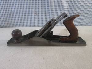 lot 38 image: (BSB) Sargent VBM 14 Hand Wood Plane