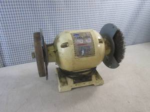 lot 68 image: (EC1) Cummins 6 Bench Grinder 34 HP - Works