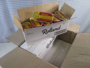 lot 101 image: (BR3) Case of 100 Cans Flat Fillets of Anchovies 4 Inner Boxes of 25 Cans - Past Date