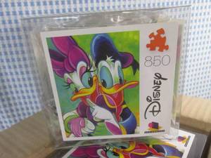 lot 103 image: (BR3) Case of 6 Disney Donald and Daisy Duck 850pc Puzzles