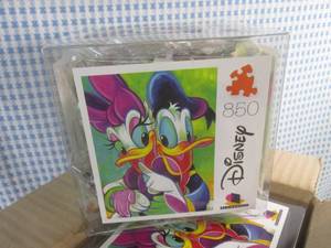 lot 106 image: (BR3) Case of 6 Disney Donald and Daisy Duck 850pc Puzzles