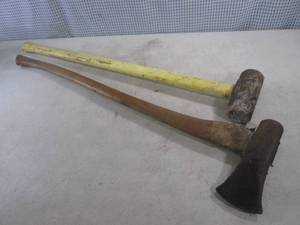 lot 150 image: (F-2) 8 Pound Sledge Hammer and Maul
