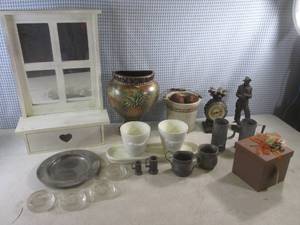 lot 165 image: (BS) Assorted Decor...