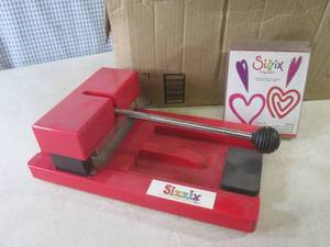 lot 181 image: (D-2) Sizzix Die Cutter with Multiple Dies