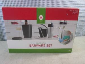 lot 220 image: (EW3) Black & Silver Barware Set in Box