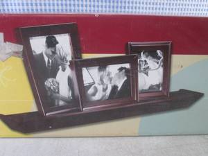 lot 221 image: (EW3) 4pc Ledge & Picture Frame Set in Box