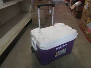 lot 222 image: (EC1) Igloo 60 Qt Wheeled Cooler...