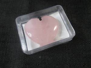 lot 240 image: (FS) Heart Shaped Pink Quartz Pendant Necklace