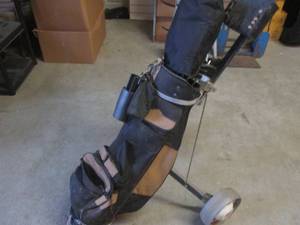 lot 242 image: (FS) Spalding Golf Bag with Assorted Golf Clubs and Cart