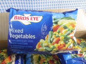 lot 251 image: (FRZ) Case of 12 Bags Frozen Birds Eye Mixed Vegetables 1 Pound Bags Past Date