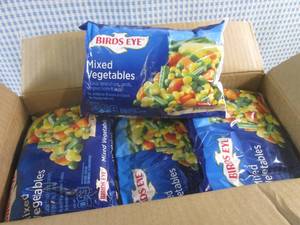 lot 252 image: (FRZ) Case of 12 Bags Frozen Birds Eye Mixed Vegetables 1 Pound Bags Past Date