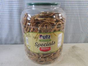 lot 280 image: (B-3) Large Container Sourdough Specials Original Pretzels 52oz  3 Pounds 4oz Best by May 2024