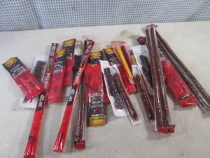 lot 309 image: (EC2) 24 Assorted Jack Links Snack Sticks Past Date