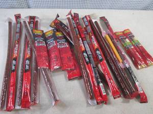 lot 313 image: (EC2) 24 Assorted Jack Links Snack Sticks Past Date
