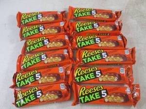 lot 321 image: (B-1) 12 Reeses Take 5 Candy Bars Past Date