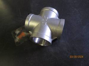 1 14 cross threaded 150#...304 Stainless Steel