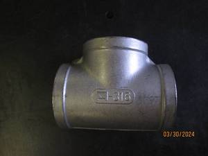 1 12 threaded tee 150#...304 Stainless Steel
