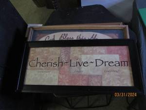 lot of 3 hanging art decor...