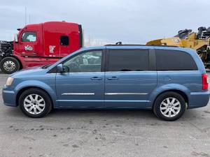 2012 Chrysler Town And Country Touring