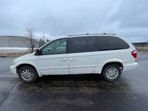 2004 Chrysler Town And Country Touring