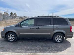 2010 Chrysler Town And Country Touring