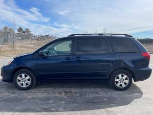 2005 Toyota Sienna CE - 1 OWNER