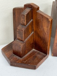 lot 67 image: Pair of Vintage Mid Century Modern Abstract Wooden Bookends