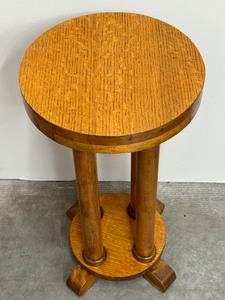 lot 43 image: Vintage Oak Column Accent Table