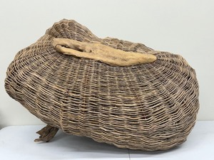 lot 7 image: Amazing Large Artisan Basket Sculpture