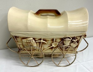 lot 32 image: Vintage McCoy El Rancho Chuck Wagon Covered Wagon Cookie Jar