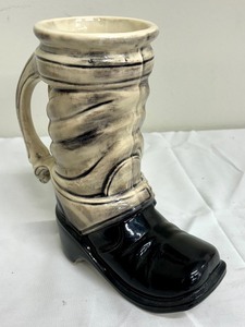 lot 71 image: Vintage McCoy Pottery Western Boot Stein  Vase