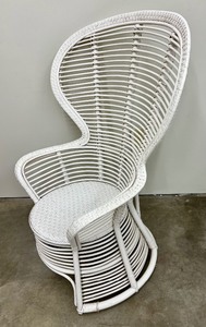 lot 91 image: Vintage White Wicker Peacock Chair