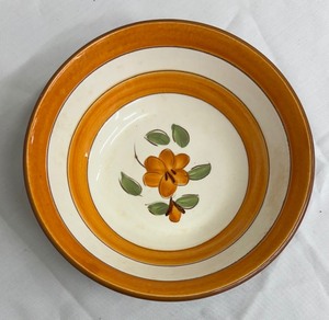 lot 113 image: Four Vintage Stangl Pottery Bittersweet Bowls