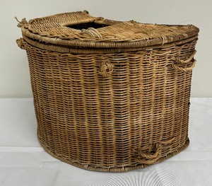 lot 133 image: Vintage Fishing Creel Basket