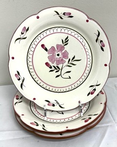 lot 150 image: Stangl Pottery Colonial Rose Plates and Bowls
