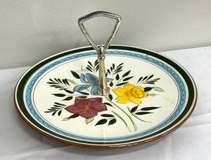 lot 152 image: Stangl Pottery Country Garden Platter and Bowls