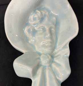 lot 173 image: Vintage McCoy Pottery Little Bo Peep Wall Pocket