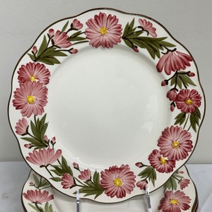 lot 223 image: Vintage Stangl Pink Cosmos Pottery Plates