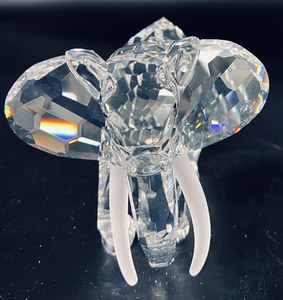 lot 101 image: Swarovski Collectors Society, 1993 Inspiration Africa Elephant