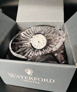 lot 141 image: Gorgeous Waterford Crystal Small Oval Quartz Clock
