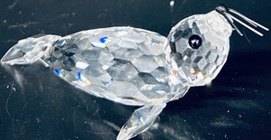 lot 148 image: Retired 1995 Swarovski Crystal Kingdom of Ice and Snow Large Seal