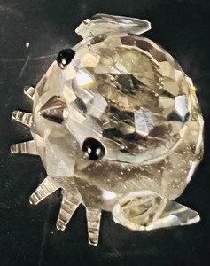 lot 210 image: Vintage Retired (1988) Swarovski Crystal Baby Chick with Metal Feet